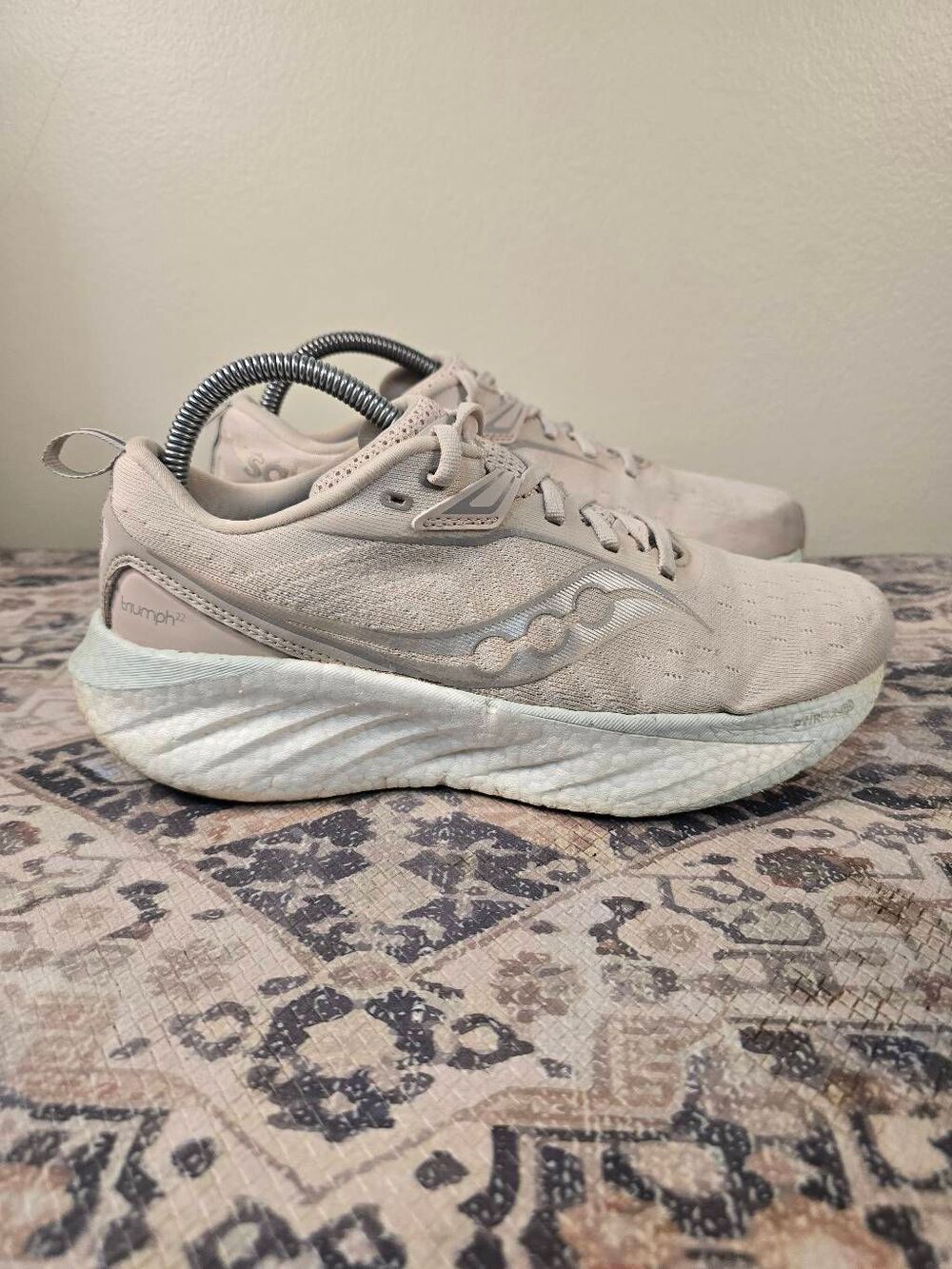 Saucony Women's Triumph 22 Women's Running Shoes Size 8
